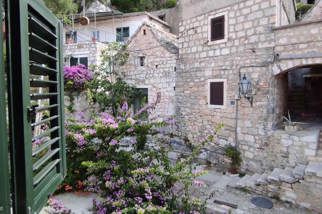 Luxury City Centre Apartment With Stunning View Omiš Exterior foto